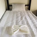 Gold Bee Dormitary Service Apartment